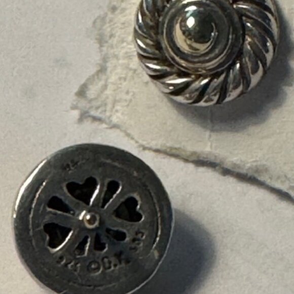 David Yurman Earrings - Picture 3 of 3